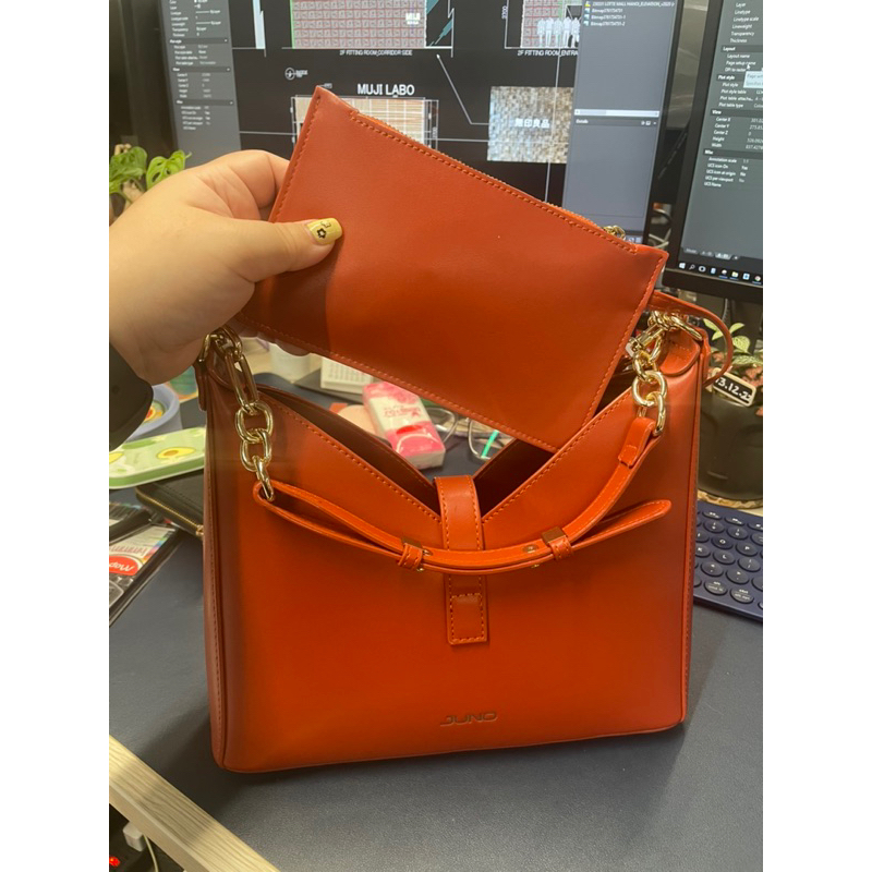 Thanh lý túi Juno dáng M đeo vai màu đỏ cam