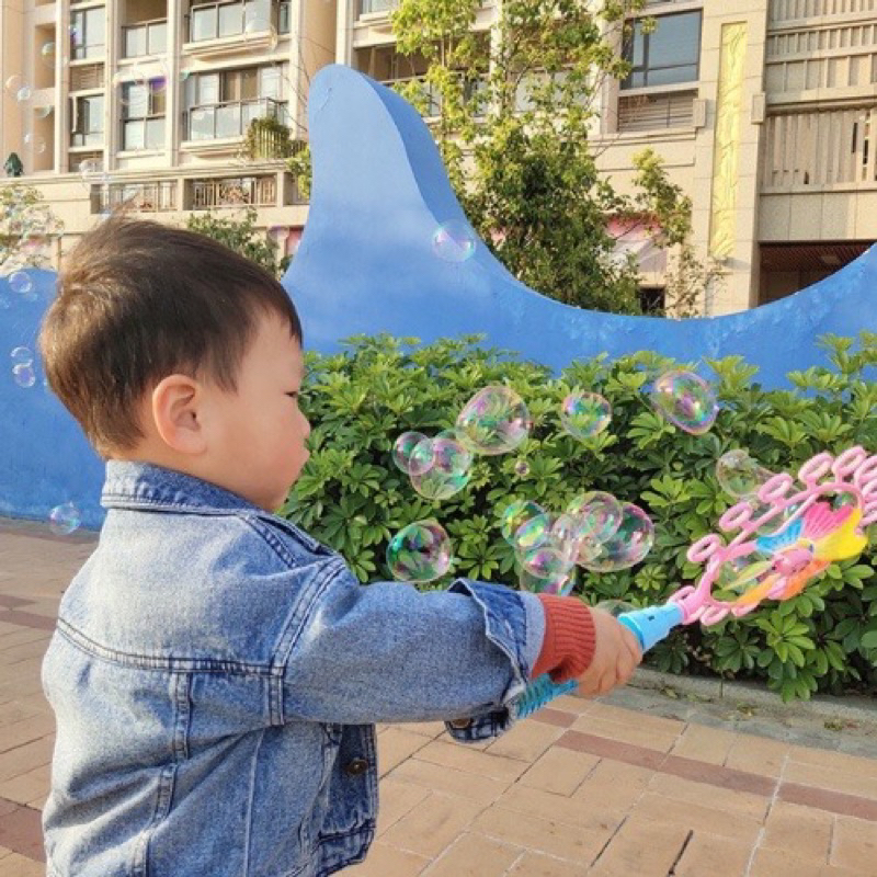 Đồ chơi chong chóng thổi bong bóng, máy bong bóng xà phòng ngoài trời cho bé