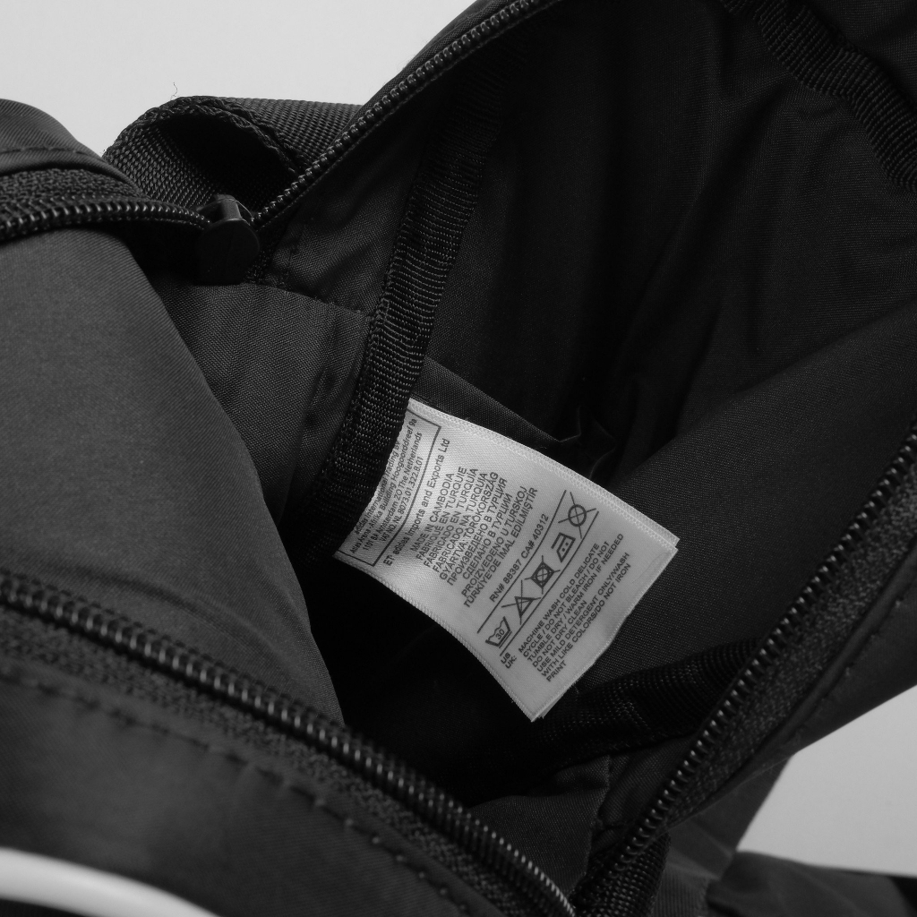 Túi đeo chéo unisex, túi đeo vuông mini, phối logo basic, chất liệu chống thấm nước TD9