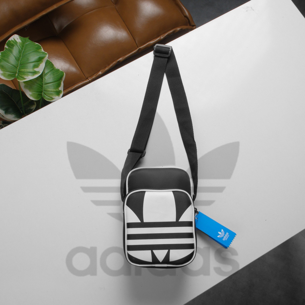 Túi đeo chéo unisex, túi đeo vuông mini, phối logo basic, chất liệu chống thấm nước TD9