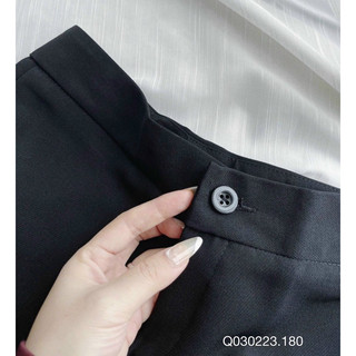 QUẦN ĐEN LOE XẺ GẤU