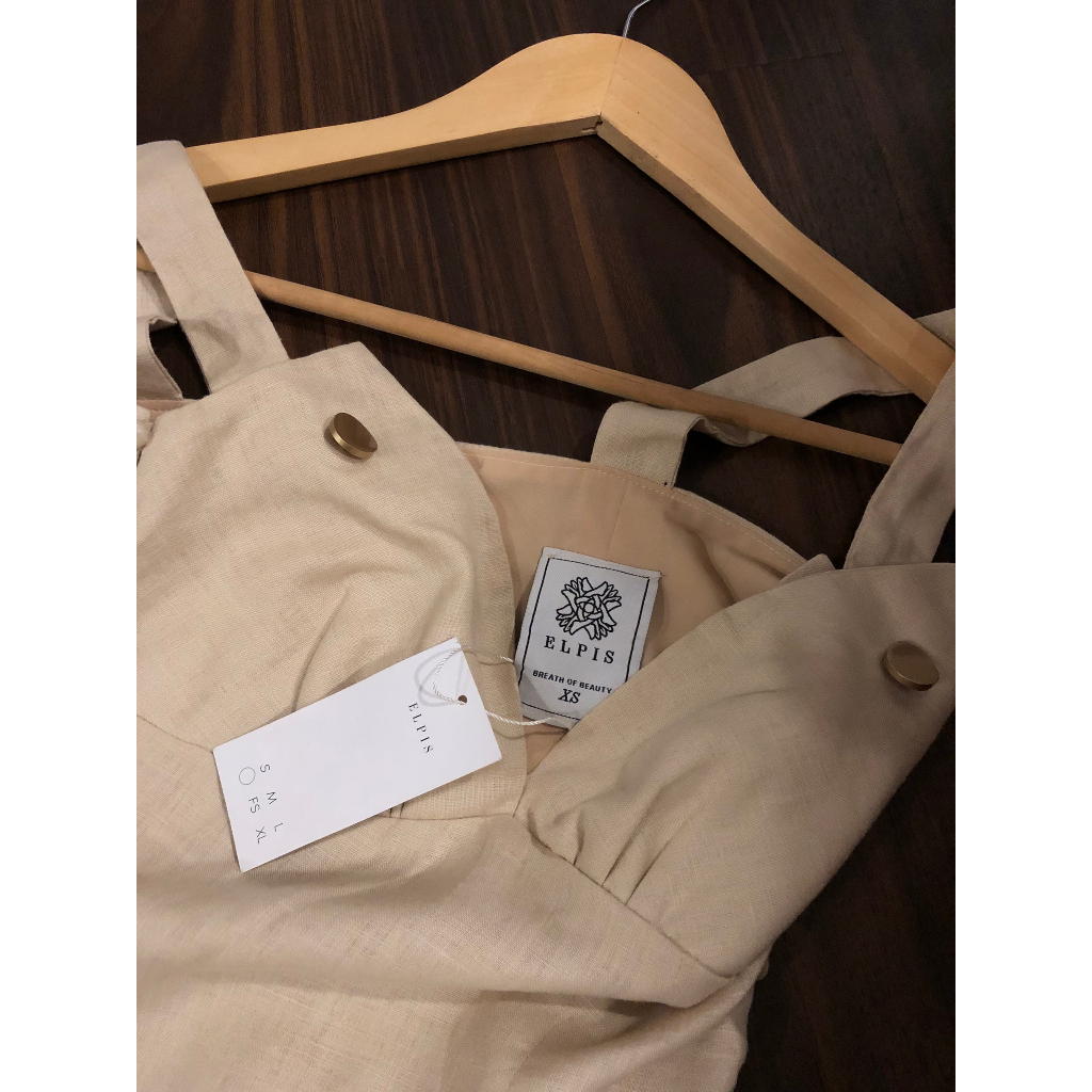 Áo Linen Elpis "họa tiết đính nút" - màu kem
