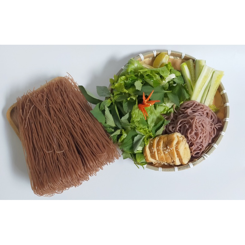 Combo 4 sản phẩm nhà Miu Food gồm: 300gram bún gạo lứt+ 300g bún gạo trắng+ 500g miến khoai lang+500g bánh tráng gạo lứt
