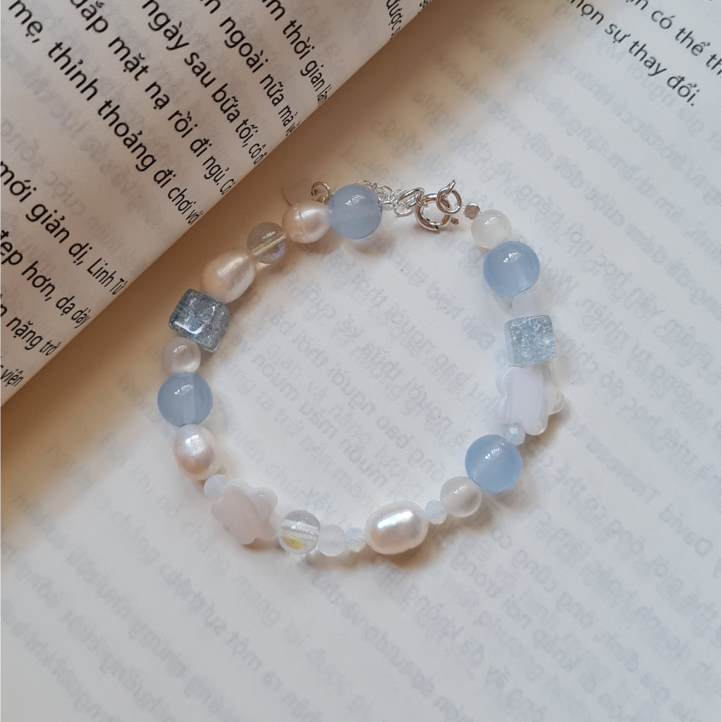 Vòng tay LIEBE màu pastel phối bông hoa dễ thương, nữ tính