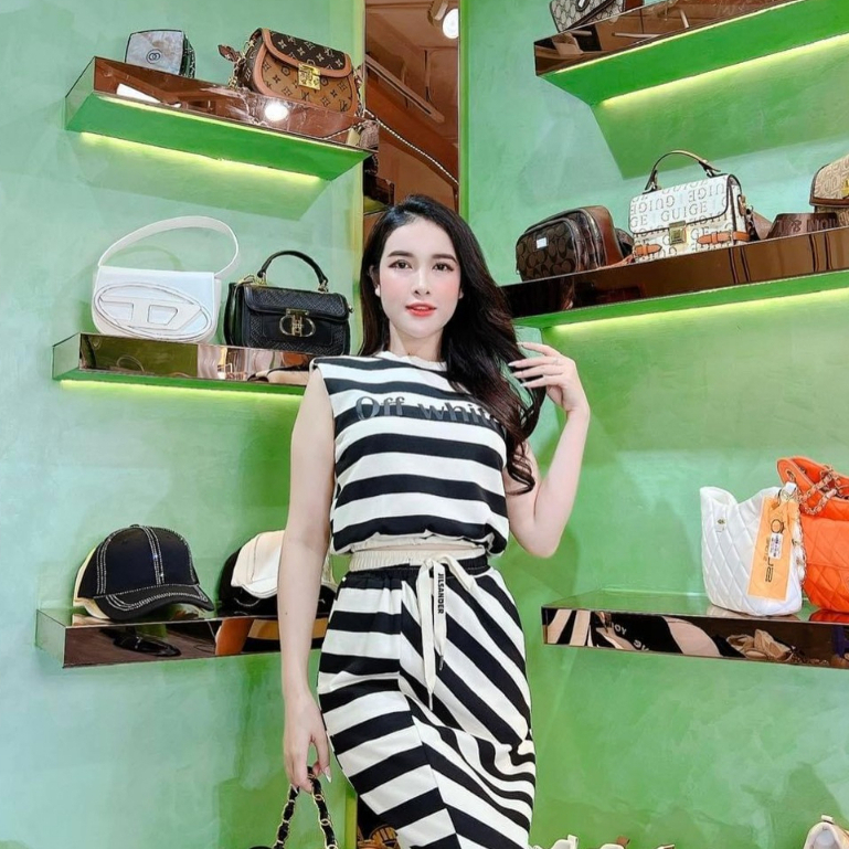 Sét áo sát nách bo eo kèm chân váy áo kẻ trắng,chân váy kẻ sọc đen trắng,kẻ off white S112