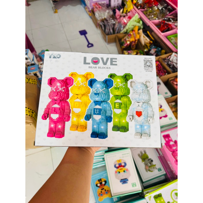 Lego BearBrick 5D kèm dây đèn và búa