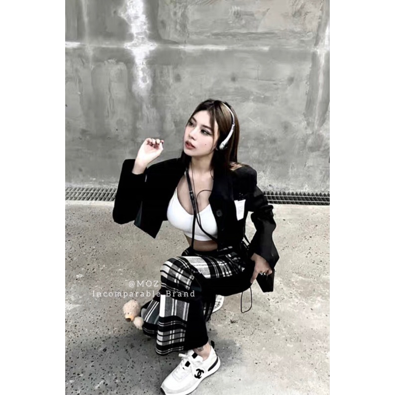 Quần jean pha kẻ kèm gấu