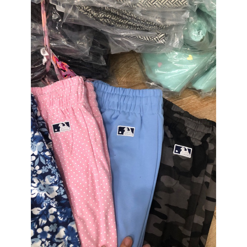 Chào cả nhà mã quần nỉ da cá mlb cho nam nữ mặc được.