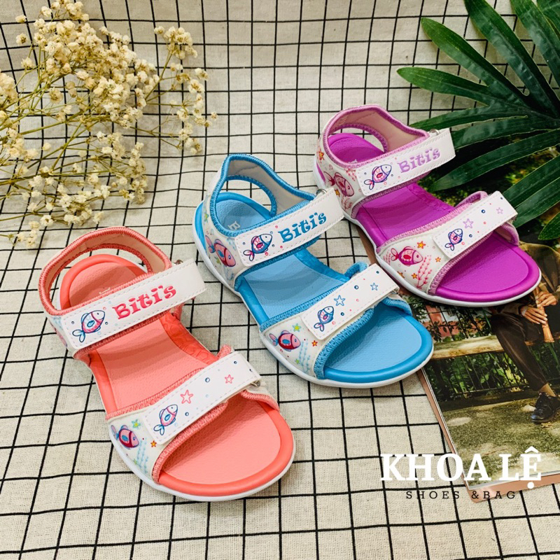 Giày sandanl bé gái