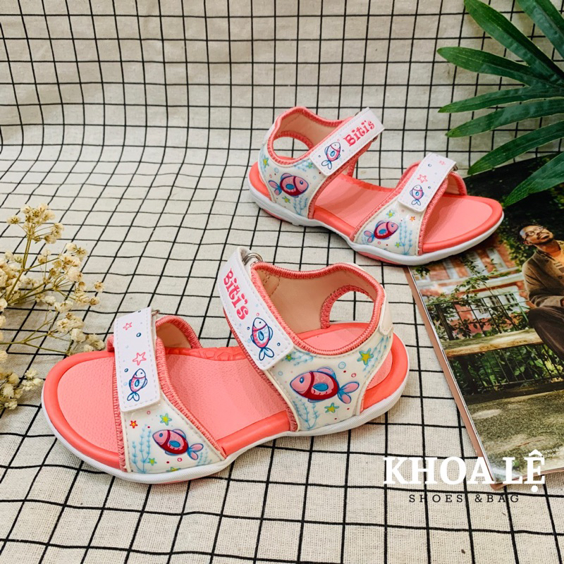 Giày sandanl bé gái