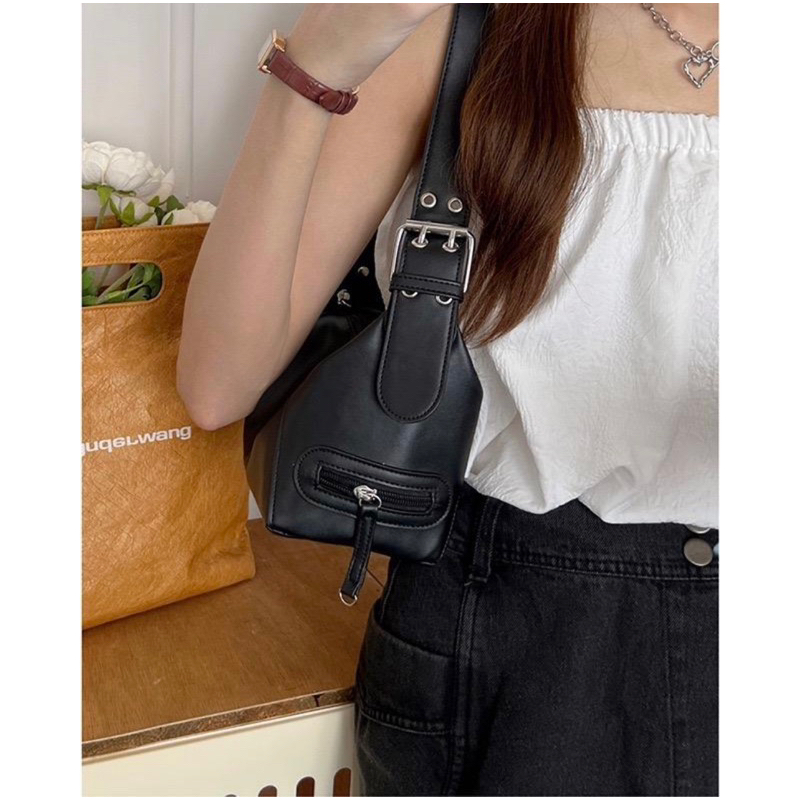 Túi Đeo Chéo Da Mềm, Túi Bánh Mì Cá Tính Dây Bản To Phong Cách Hàn Quốc