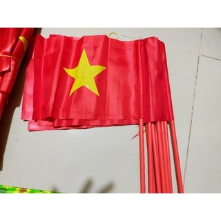 Cờ vẫy chào mừng năm học mới