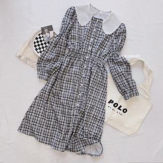 Đầm Caro Dài Cổ Bèo Trắng
