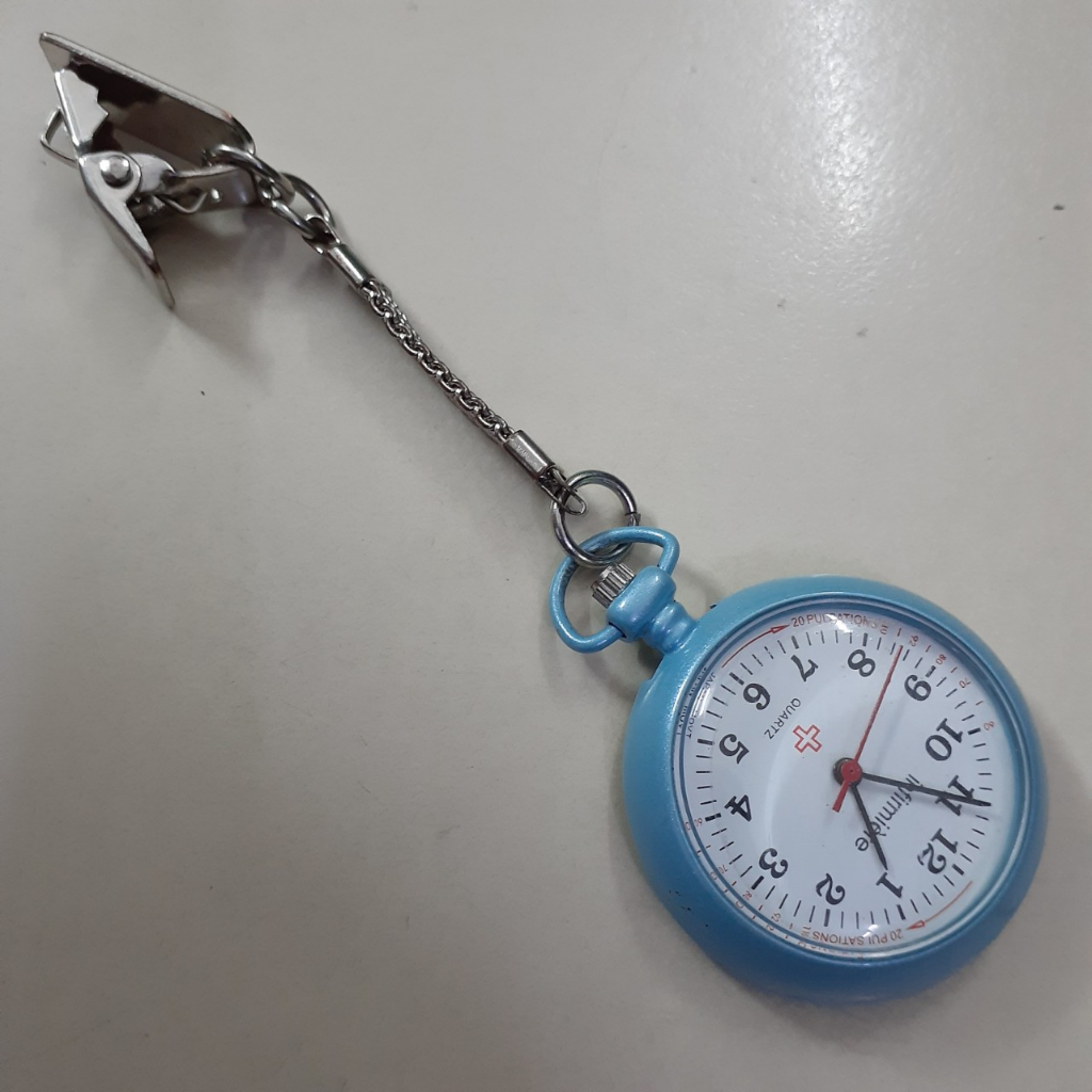 Đồng hồ Móc khóa Infirmiere treo cài áo si Nhật second hand