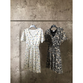 Đầm váy hoa nhí vintage cổ V tay cánh tiên chun eo hai lớp vải cao cấp đen,trắng