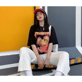 - Áo thun Nelly x Bearbrick
