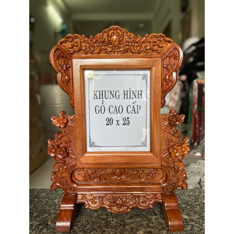 Khung ảnh thờ hoa mai gỗ hương đá nhiều kích cỡ