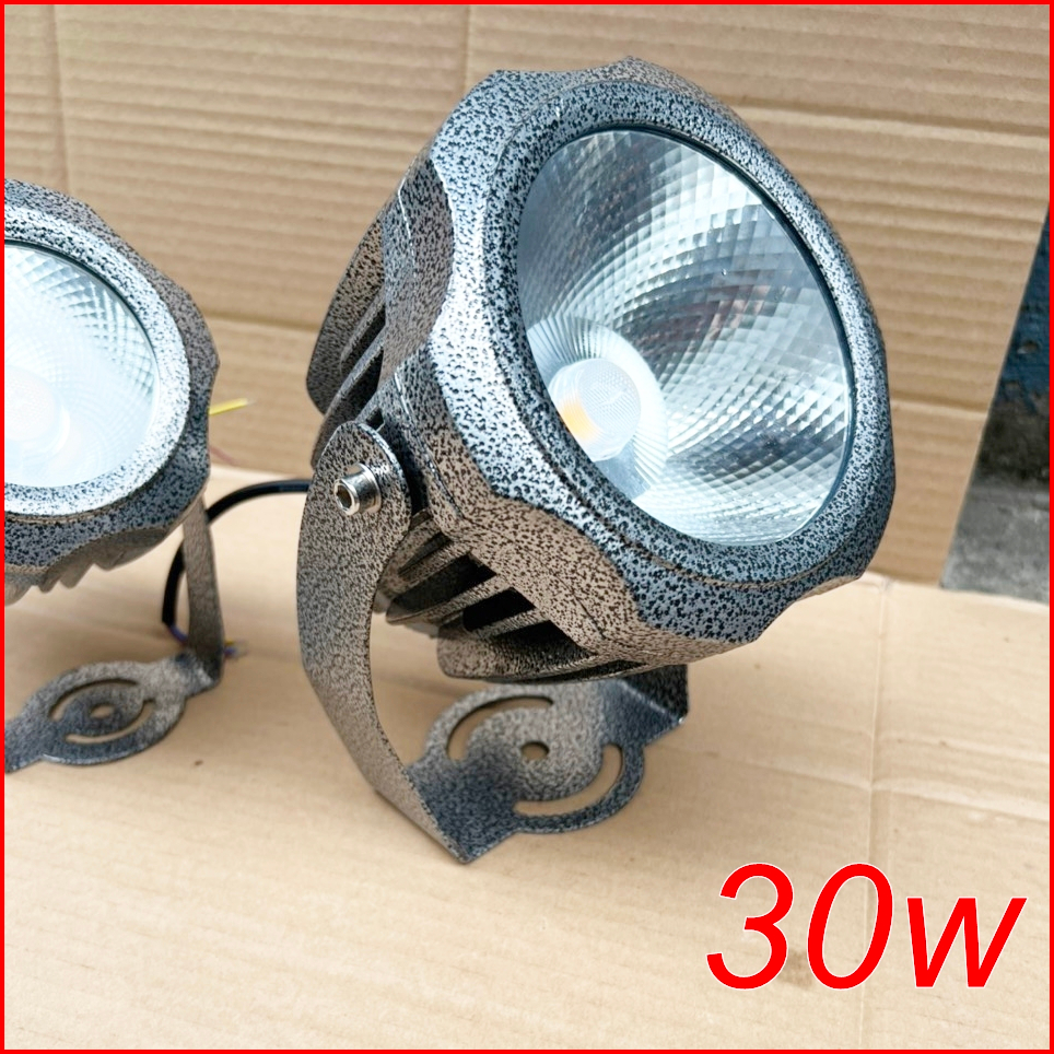 Đèn Rọi Cây Rọi Cột Công Xuất 30w Vỏ Nhôm Chống Nước IP66 ánh sáng vàng,Sử dụng chiếu rọi cây,rọi cột,tiểu cảnh Dendeco