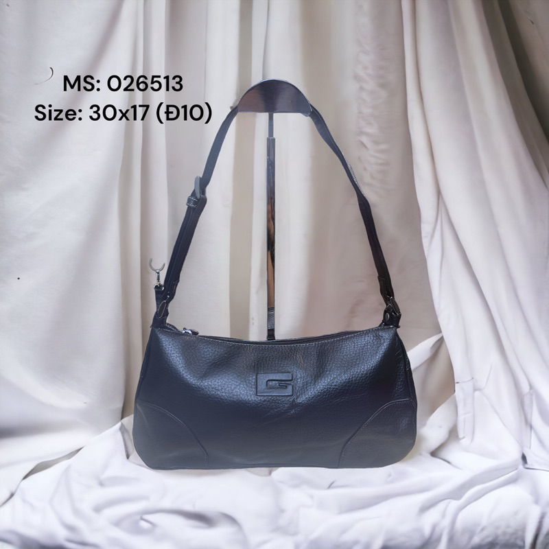 Túi đeo vai xinh hịn lại hàng hịu nữa chứ