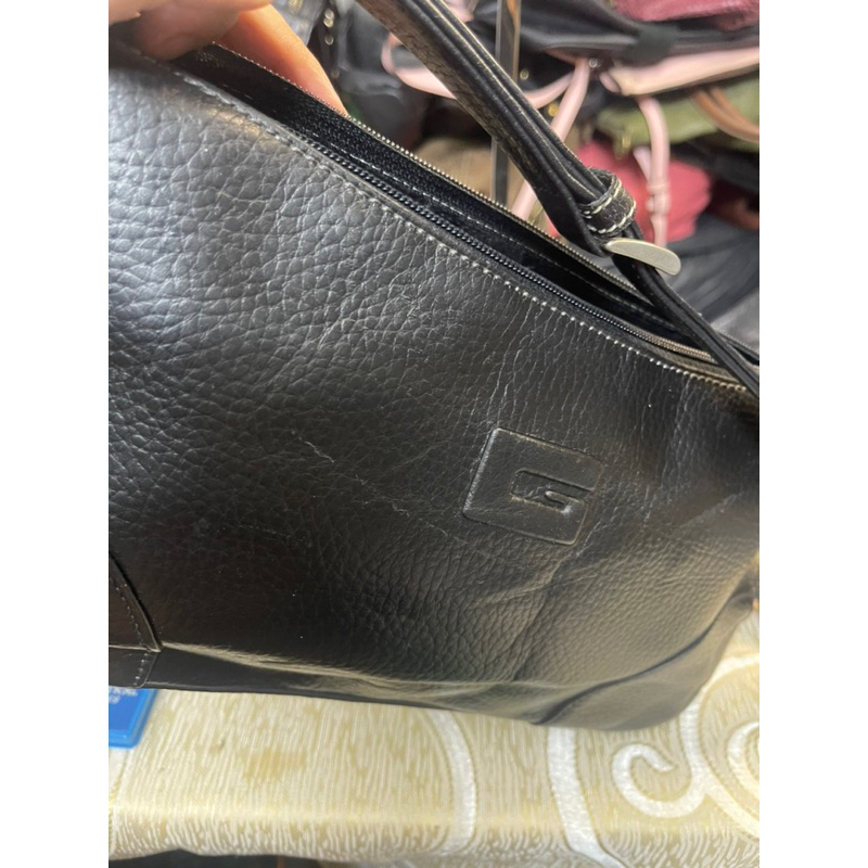 Túi đeo vai xinh hịn lại hàng hịu nữa chứ