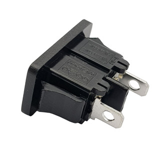 Ổ cắm số 8 gắn hộp.