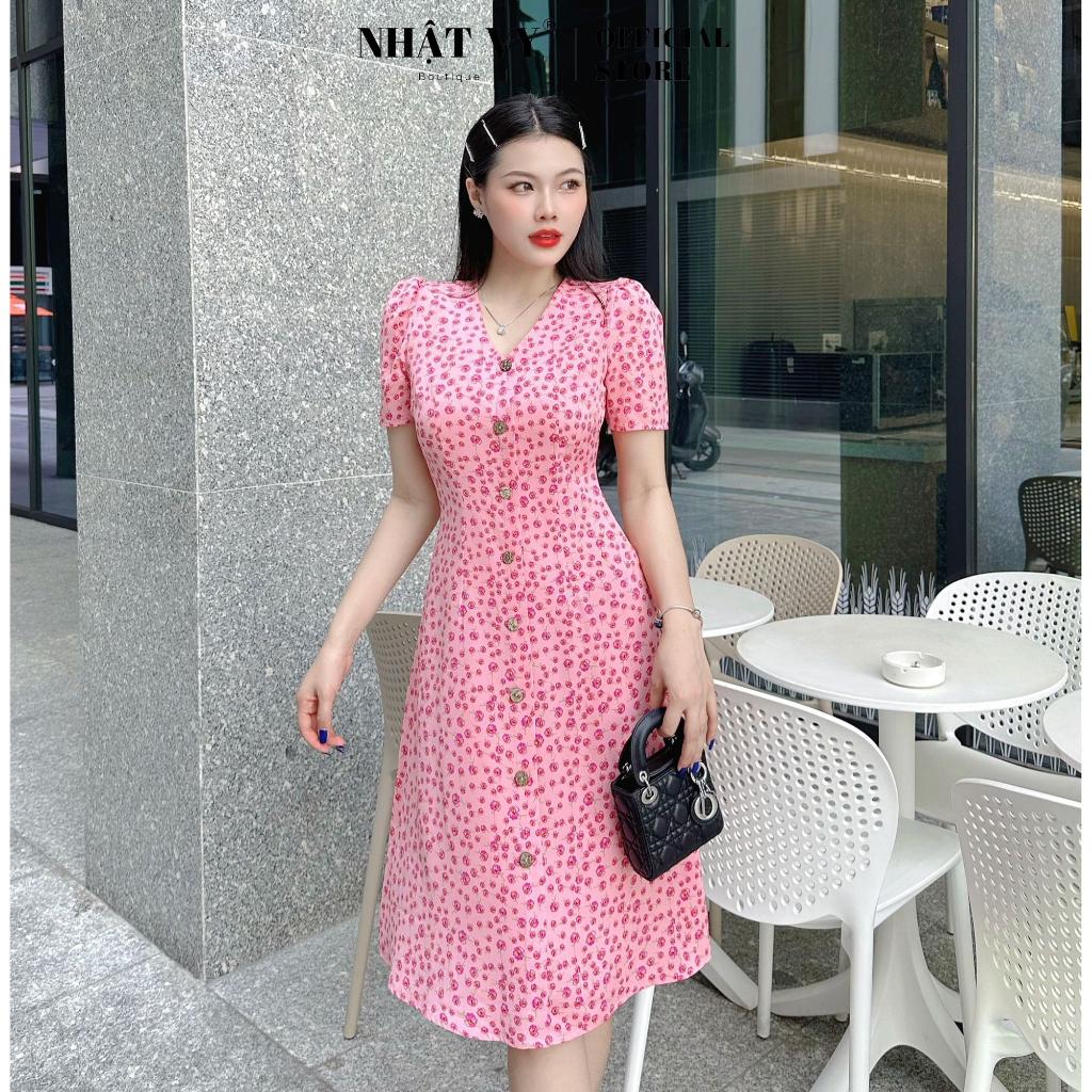 Đầm hoa nhí đi chơi Nhật Vy cổ V đính cúc dáng xòe chất mango phù hợp dạo phố hẹn hò cafe thanh lịch - D2673