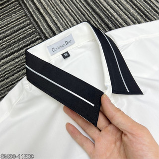 Áo sơ mi cổ ngực thêu ong