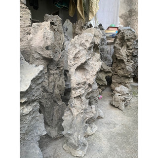 Trụ đá núi tự nhiên làm non bộ tiểu cảnh,ghép cây đủ kích thước 50 đến 70cm