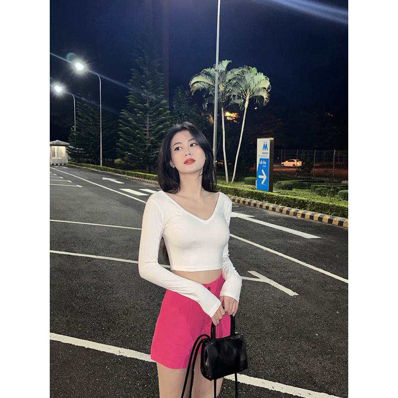 Áo Thun Croptop Tay Dài Cổ Tim Siêu Xinh