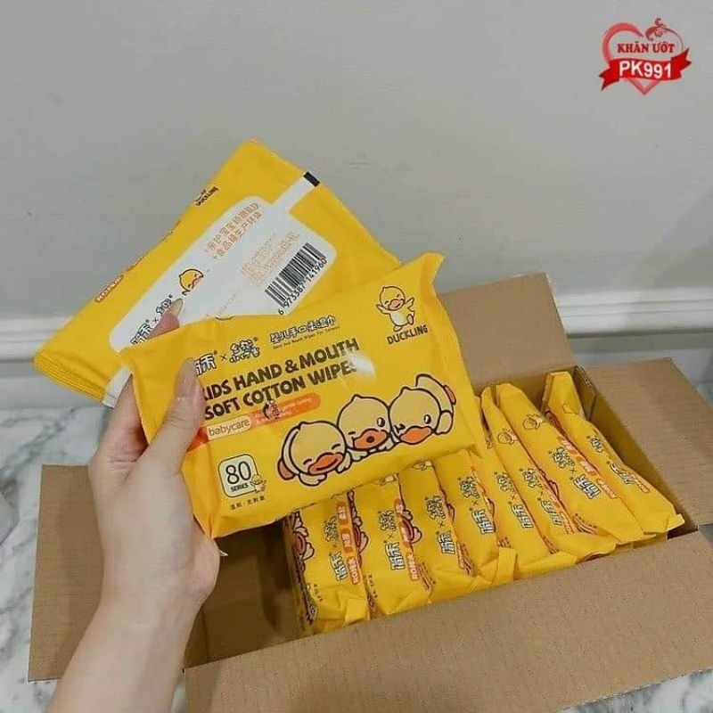 1 thùng 10 gói khăn ướt vịt vàng