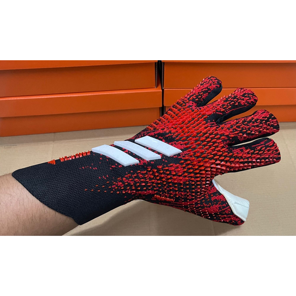 Găng tay thủ môn Adidas Predator Ultimate