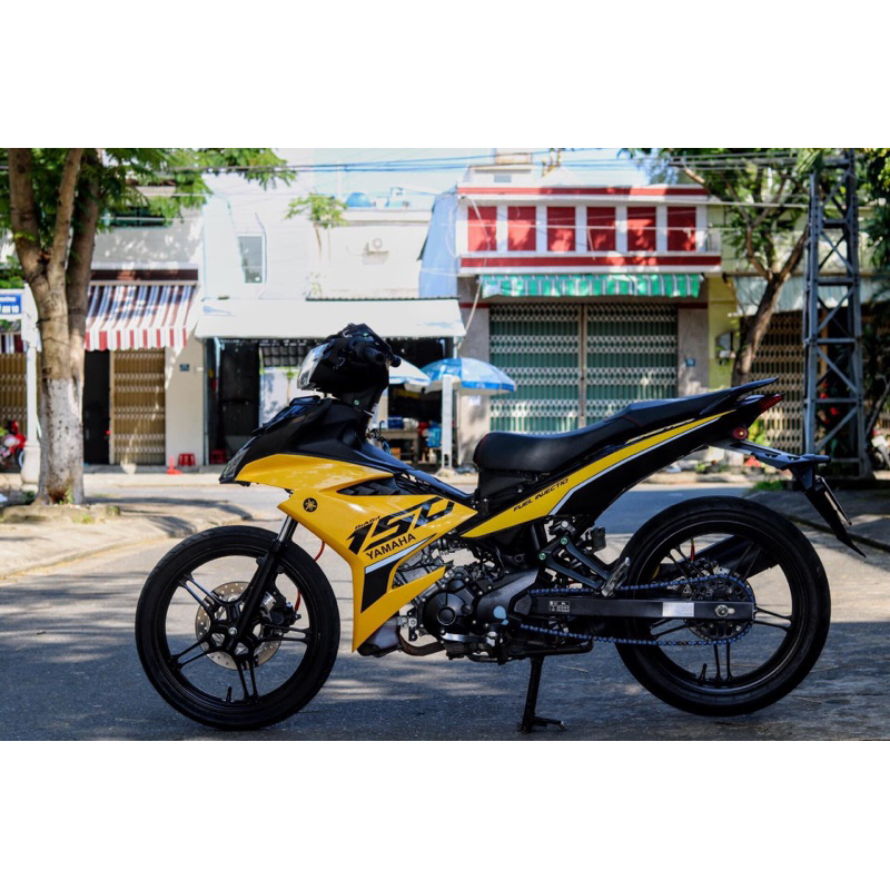 tem chế exciter 150 vàng đen