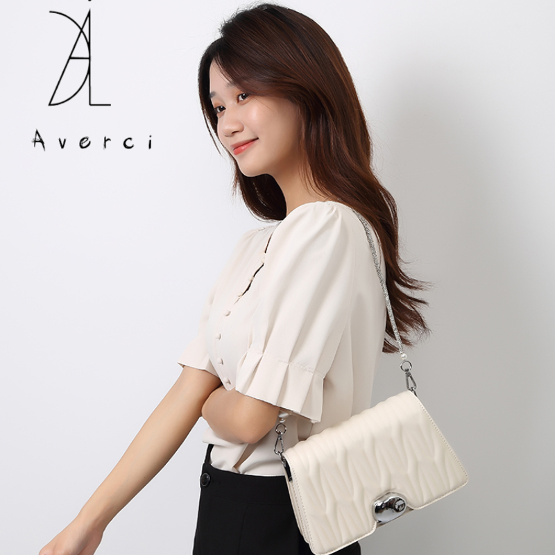 Túi Xách Nữ, Túi Đeo Vai Hàn Quốc Hai Màu Đen Trắng Sang Trọng Tiểu Thư, AVERCI, AVC313998