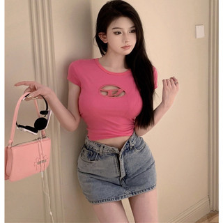 Áo thun tay ngắn croptop khoét chữ ôm body VANDUONG