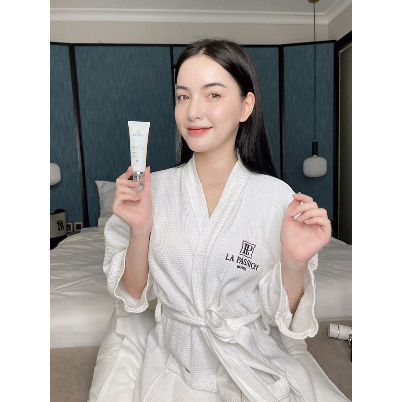 𝑲𝑰𝑬𝑹𝑨 𝑷𝑼𝑹𝑬 𝑾𝑯𝑰𝑻𝑬 3𝑰𝑵1 𝑼𝑽 𝑺𝑪𝑹𝑬𝑬𝑵 kem chống nắng thông minh ngăn nguy cơ lão hoá da,kiểm soát dầu nhờn,thay kem lót