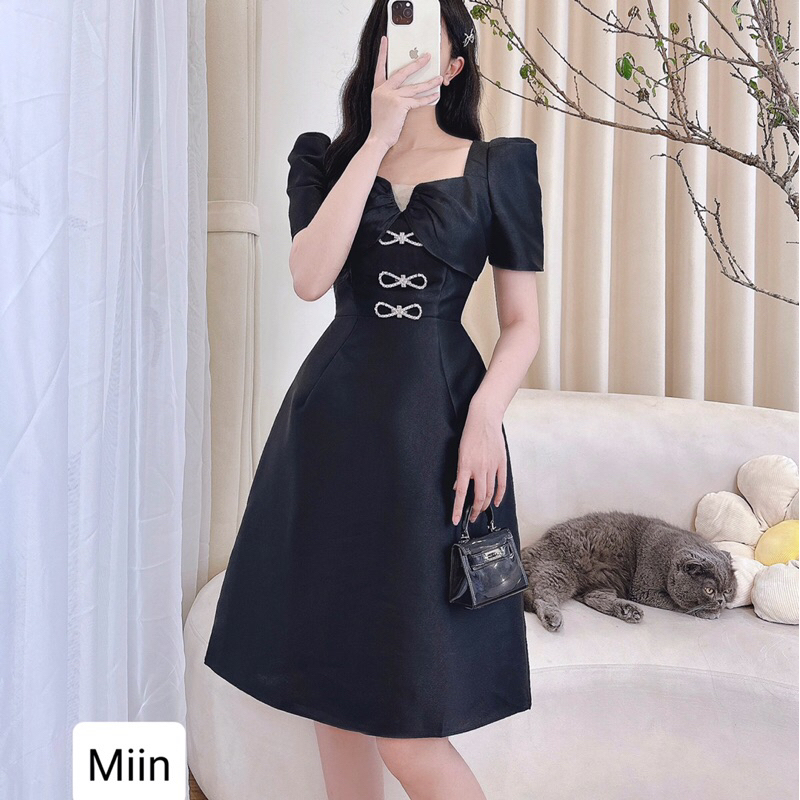 Váy tapta xẻ lưới 3 tag nơ