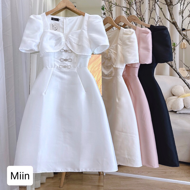 Váy tapta xẻ lưới 3 tag nơ