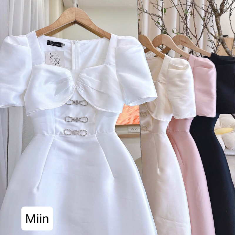 Váy tapta xẻ lưới 3 tag nơ