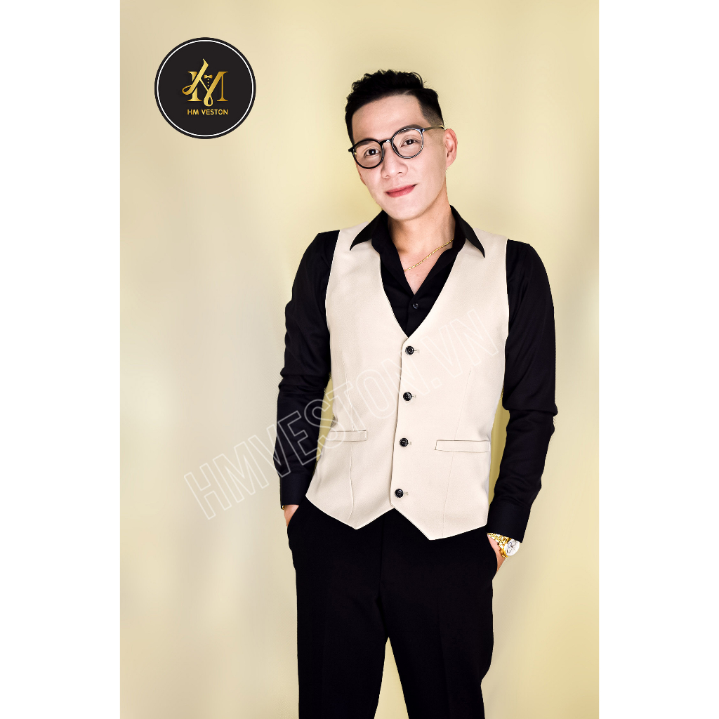 Áo gile nam màu kem form ôm body + nơ