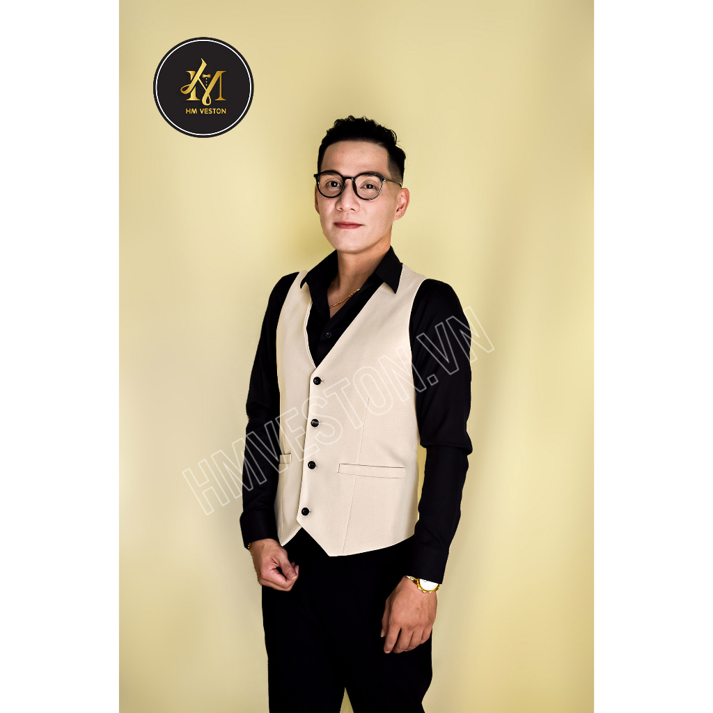 Áo gile nam màu kem form ôm body + nơ