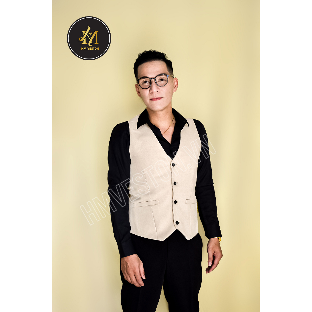 Áo gile nam màu kem form ôm body + nơ