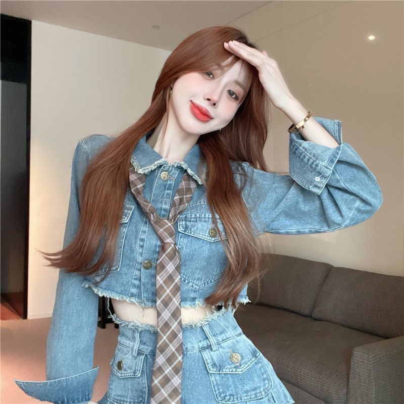 Set Áo croptop kèm chân váy denim xếp ly phong cách Hàn Quốc 2023