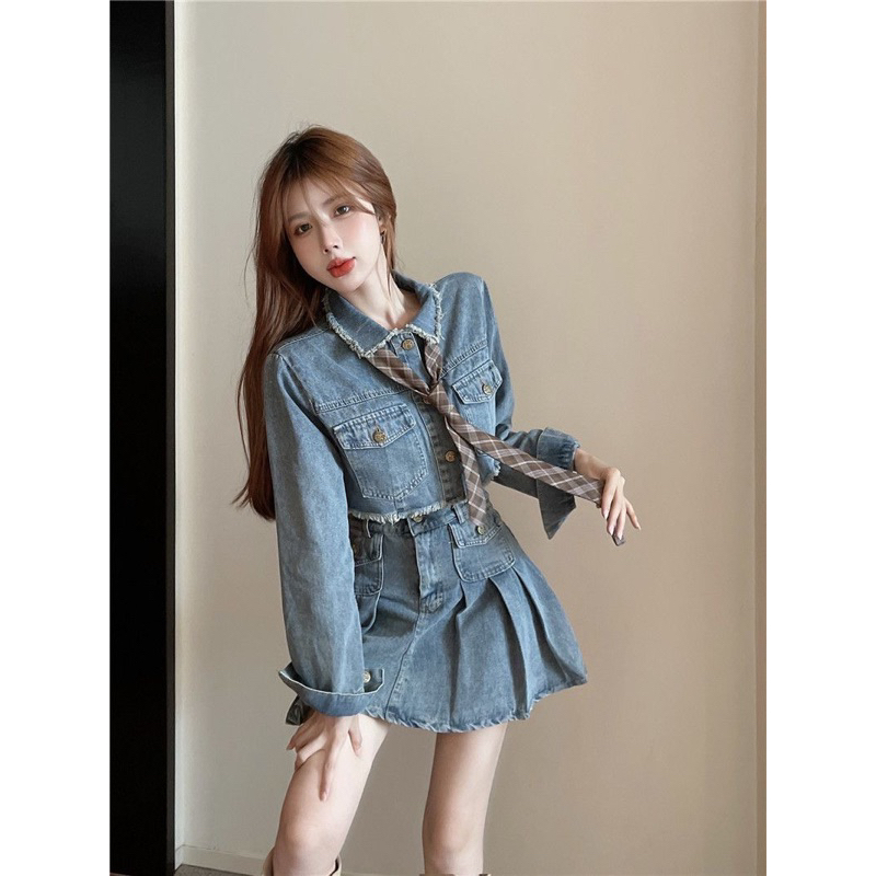 Set Áo croptop kèm chân váy denim xếp ly phong cách Hàn Quốc 2023