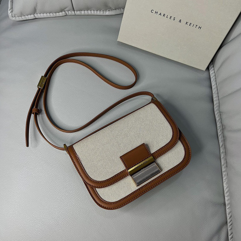 Order - Túi đeo chéo Charlot Canvas CK2-80782074