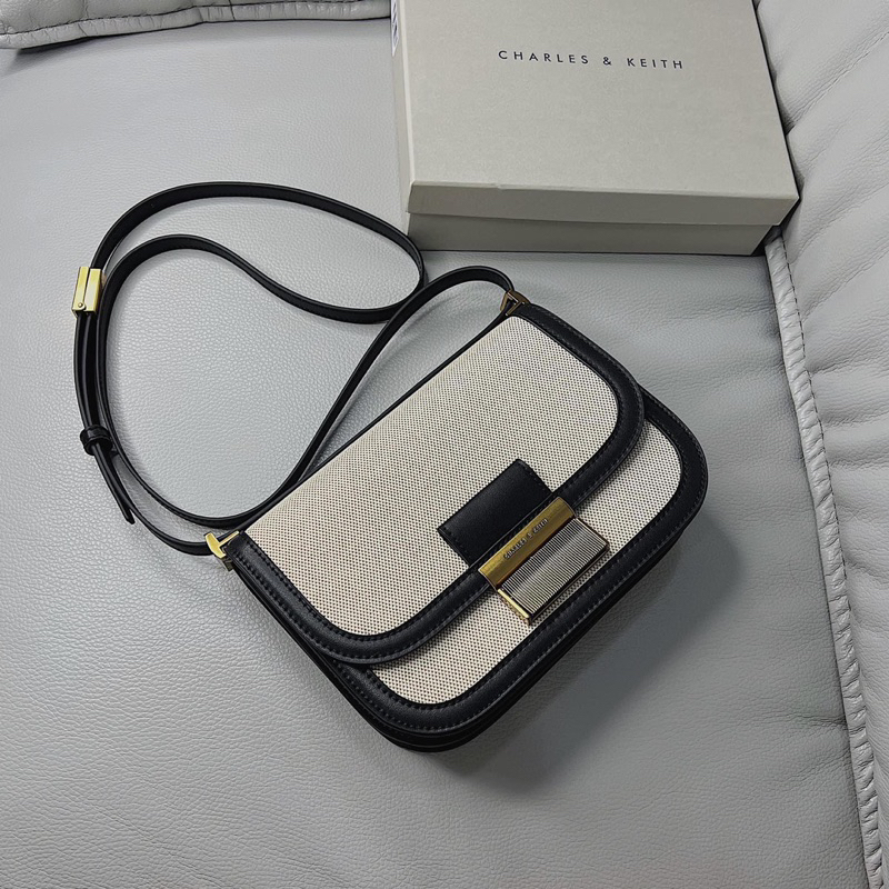 Order - Túi đeo chéo Charlot Canvas CK2-80782074