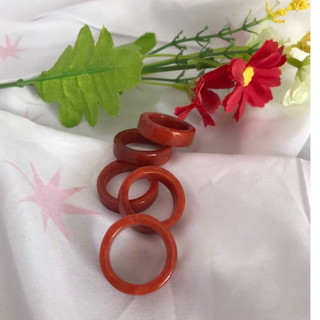 Nhẫn câm thanh đỏ huyet bản vuông