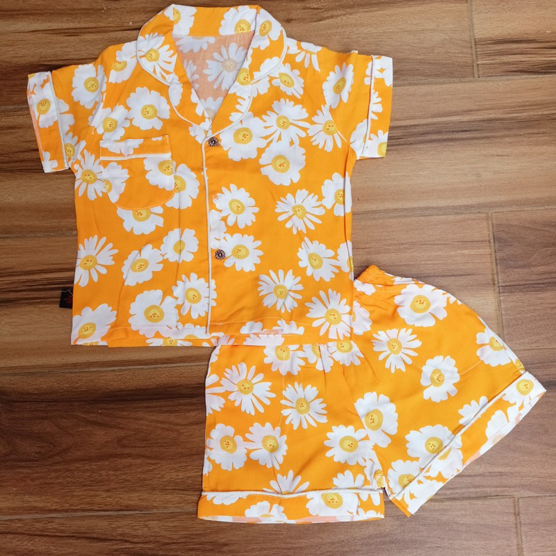 Bộ pirama lanh lụa cho bé mềm mịn không nhăn.