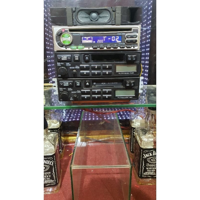 đầu phát nhạc Kenwood kdc 126 cd radio output rca.