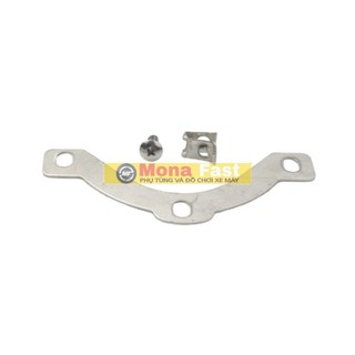 Pát giữ đèn hậu exciter135 - pát chữ V