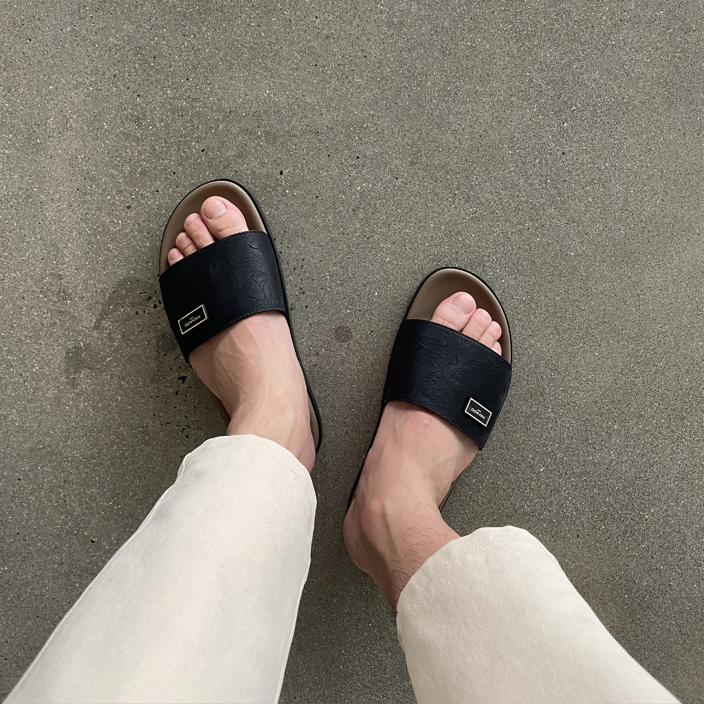 Dép da nam quai ngang cao cấp Manado Mã MND13 màu đen vàng fullbox, quai da mềm mại, đế cao su thiết kế chắc chắn